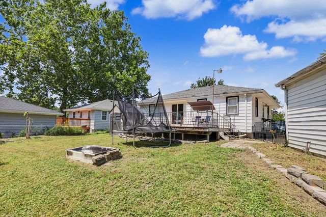705 Hoffman Avenue, Des Moines, IA 50316