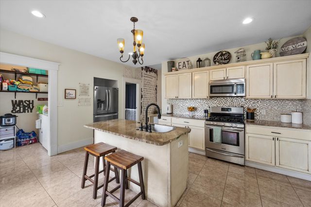 100 Corsicana Street, Hillsboro, TX 76645