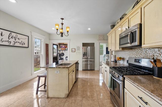 100 Corsicana Street, Hillsboro, TX 76645