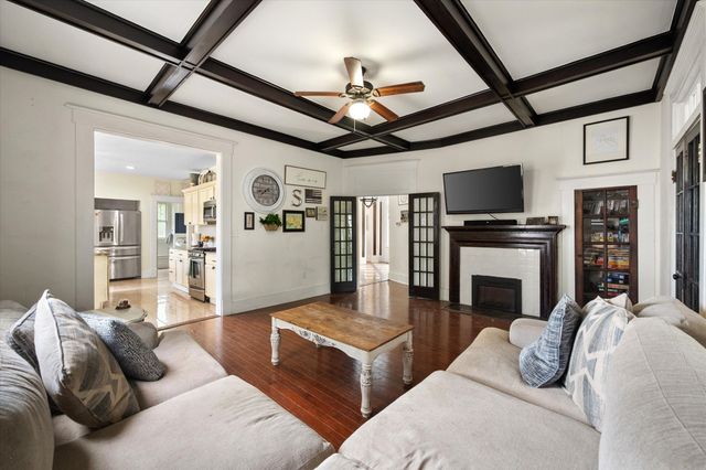 100 Corsicana Street, Hillsboro, TX 76645