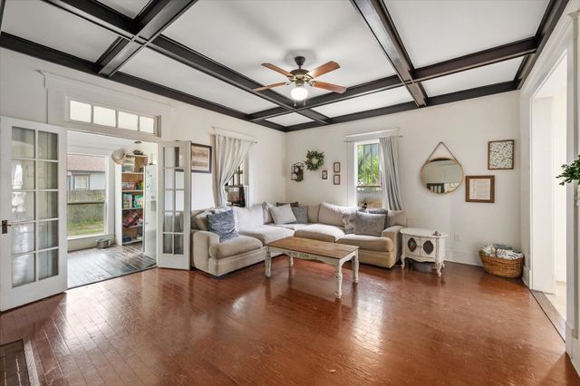 100 Corsicana Street, Hillsboro, TX 76645