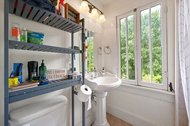 100 Corsicana Street, Hillsboro, TX 76645