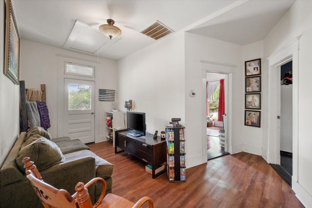 100 Corsicana Street, Hillsboro, TX 76645