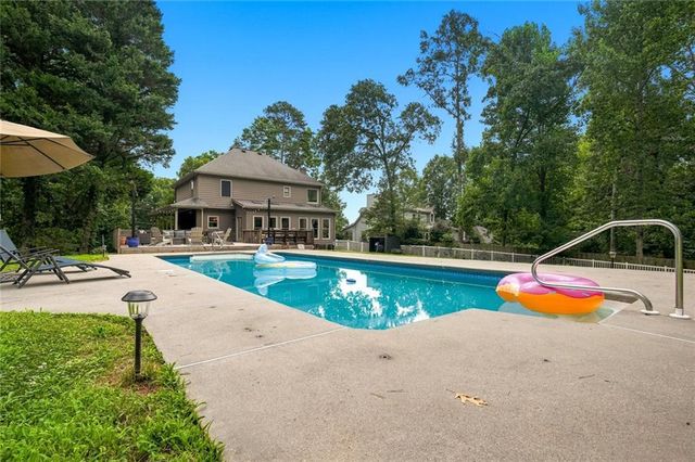 421 Eagle Ridge Trail, Canton, GA 30114