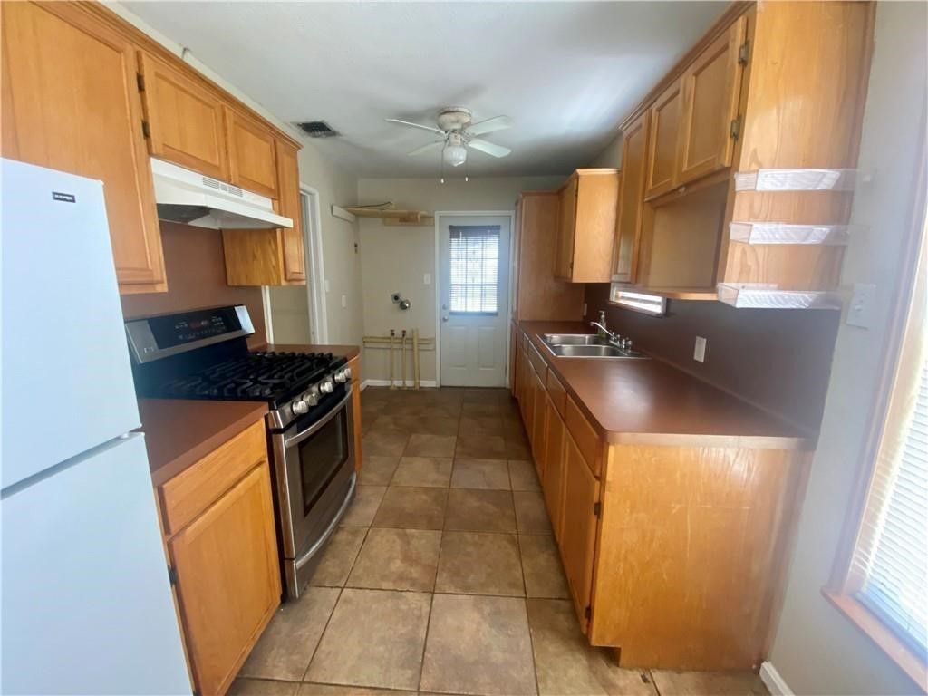 233 Eastgate Dr, Corpus Christi, TX 78408 — photo 3