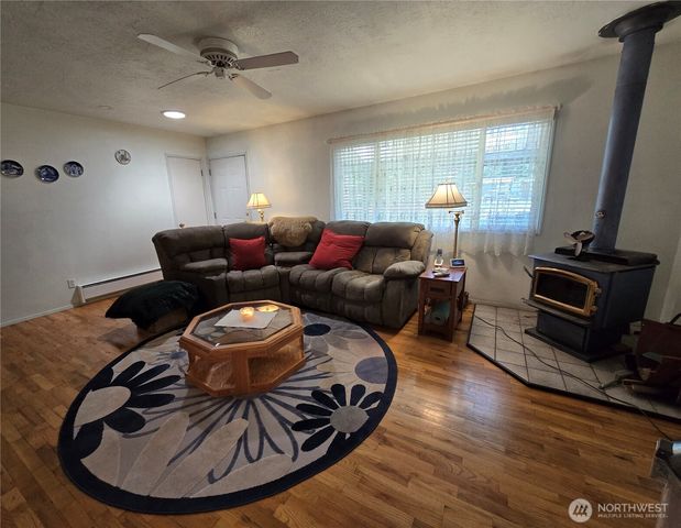 8823 Old Highway 99 SE, Tumwater, WA 98501