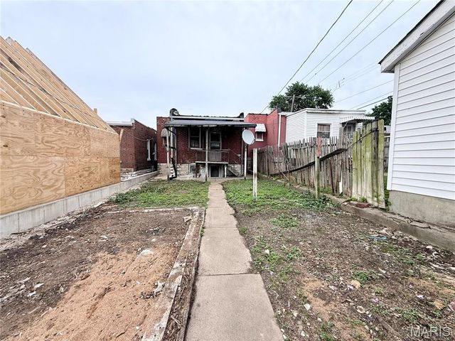 4176 Newport Court, St Louis, MO 63116