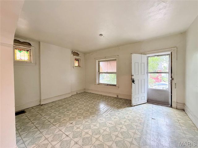 4176 Newport Court, St Louis, MO 63116