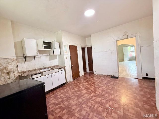 4176 Newport Court, St Louis, MO 63116