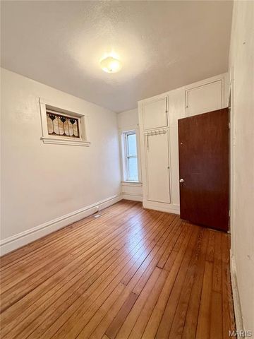 4176 Newport Court, St Louis, MO 63116