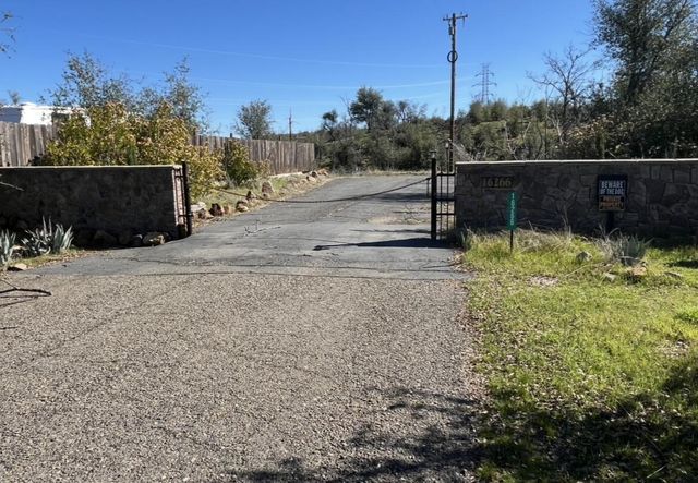 16266 Gold Pan Way, Redding, CA 96001