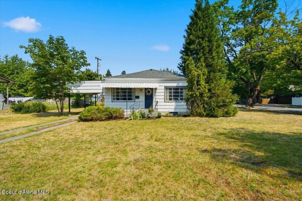 821 E Lakeside AVE, Coeur d'Alene, ID 83814 photo 1