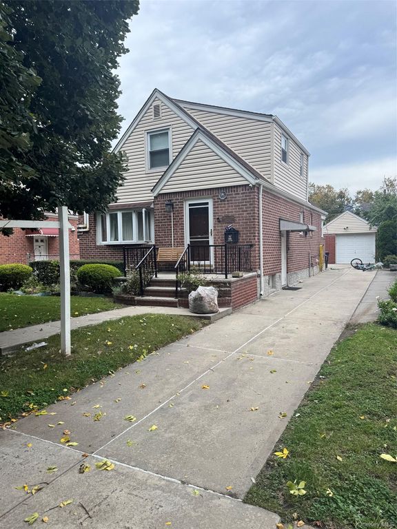 82-37 250TH Street, Bellerose, NY 11426 — photo 2