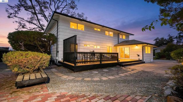 293 Via Cima Ct, Danville, CA 94526