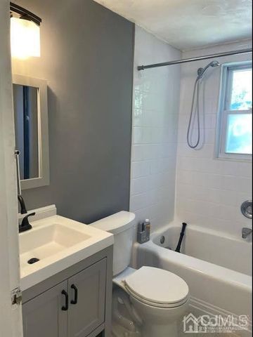 5 Mayfield Place B, Metuchen, NJ 08840