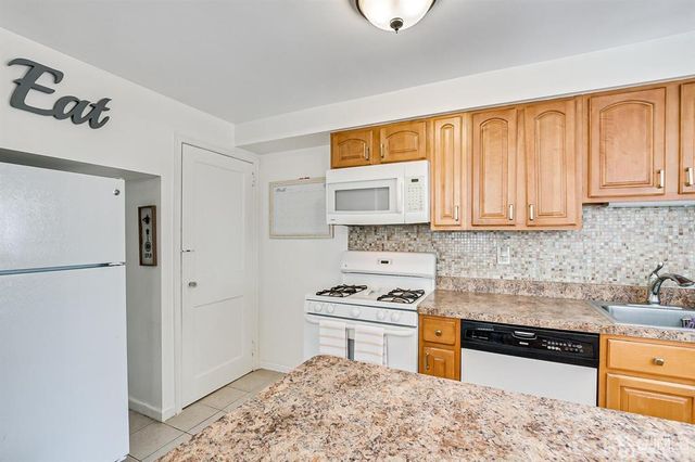 5 Mayfield Place B, Metuchen, NJ 08840
