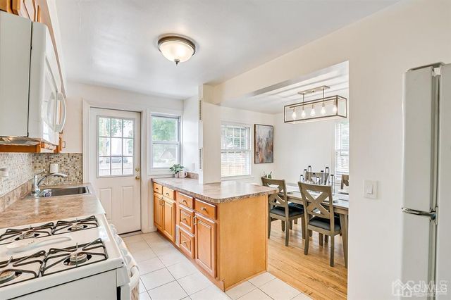 5 Mayfield Place B, Metuchen, NJ 08840