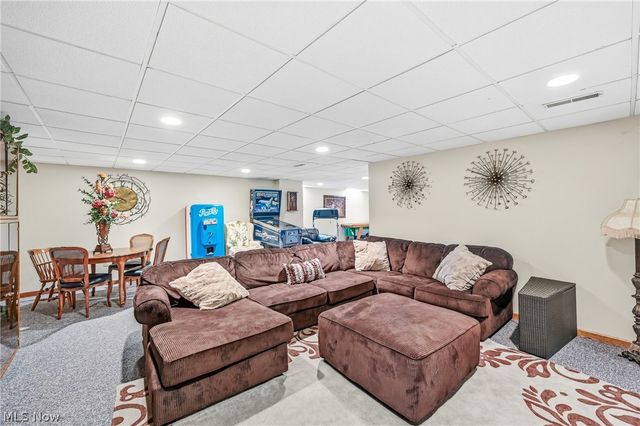 21 Timber Run Court, Canfield, OH 44406