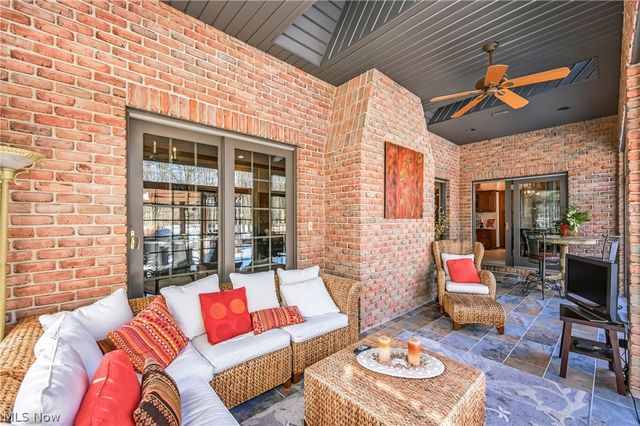 21 Timber Run Court, Canfield, OH 44406