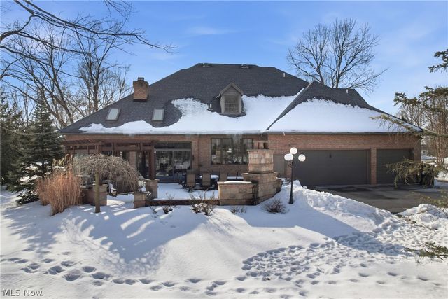 21 Timber Run Court, Canfield, OH 44406