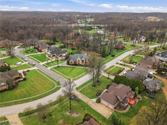 21 Timber Run Court, Canfield, OH 44406