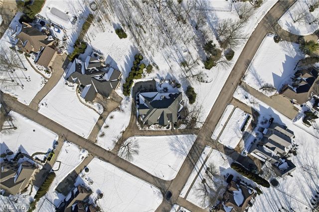 21 Timber Run Court, Canfield, OH 44406