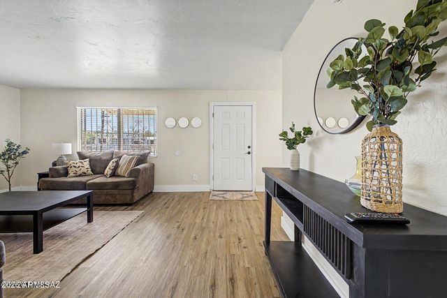 510 N IROQUOIS Avenue, Tucson, AZ 85745