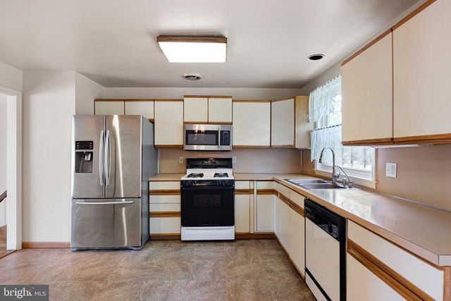 3310 ENGLEWOOD RD, Wilmington, DE 19810