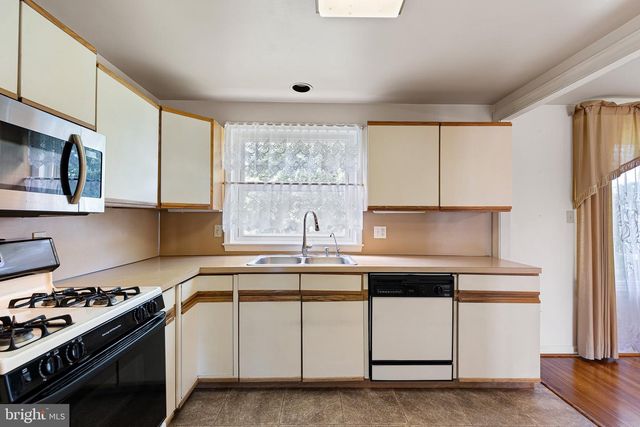 3310 ENGLEWOOD RD, Wilmington, DE 19810
