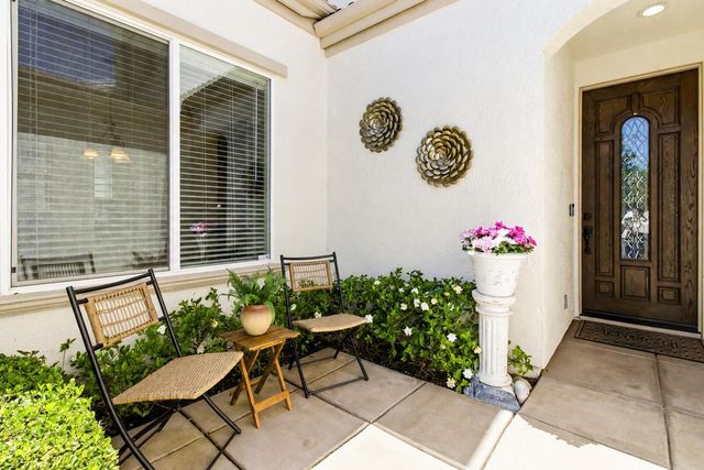 1090 Thornhill Ln, Lincoln, CA 95648