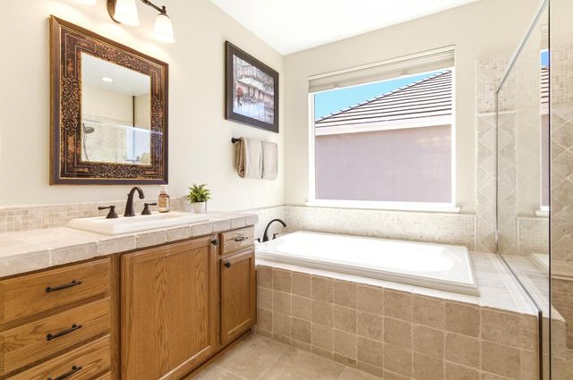 1090 Thornhill Ln, Lincoln, CA 95648