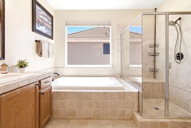 1090 Thornhill Ln, Lincoln, CA 95648