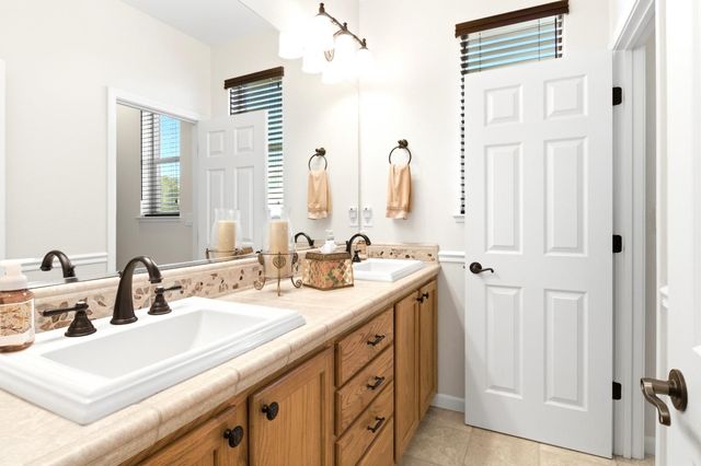 1090 Thornhill Ln, Lincoln, CA 95648