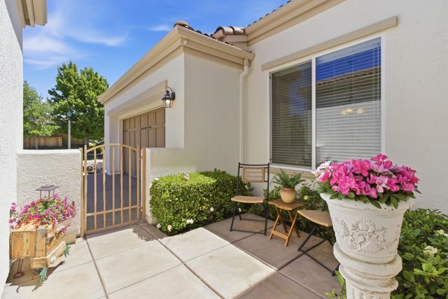 1090 Thornhill Ln, Lincoln, CA 95648