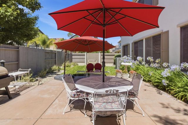 1090 Thornhill Ln, Lincoln, CA 95648