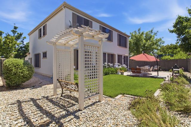 1090 Thornhill Ln, Lincoln, CA 95648