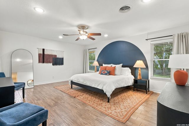 107 WICKFORD WAY, Castle Hills, TX 78213