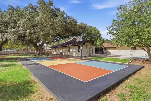 107 WICKFORD WAY, Castle Hills, TX 78213