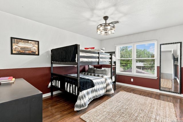 107 WICKFORD WAY, Castle Hills, TX 78213