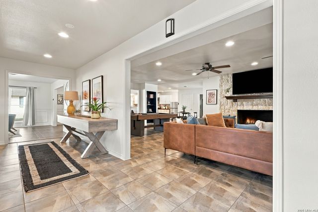 107 WICKFORD WAY, Castle Hills, TX 78213