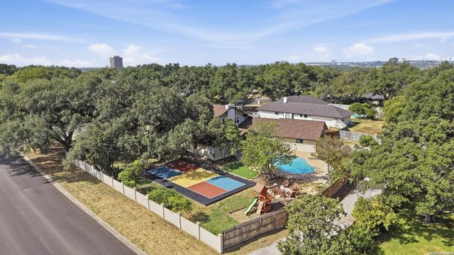 107 WICKFORD WAY, Castle Hills, TX 78213