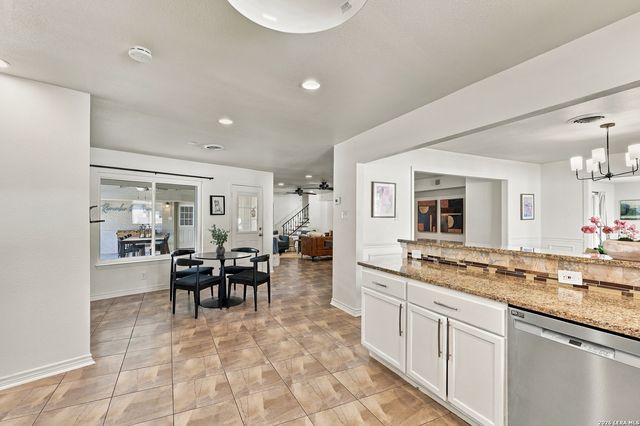 107 WICKFORD WAY, Castle Hills, TX 78213