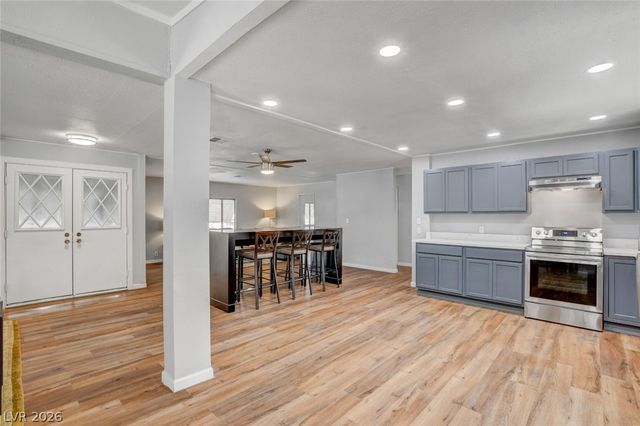 5054 Ridge Drive, Las Vegas, NV 89103