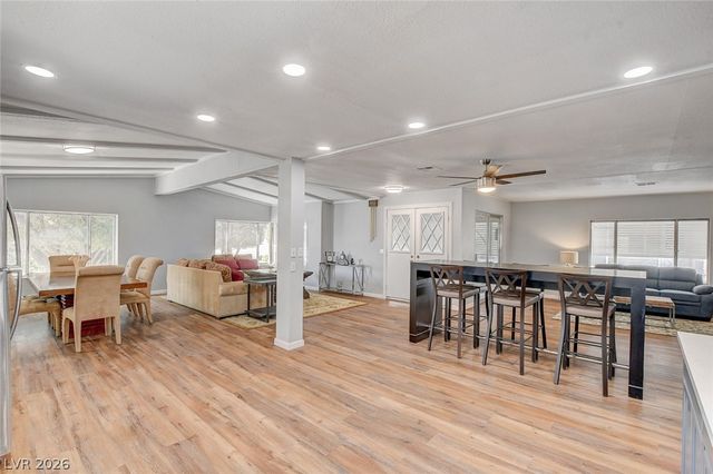 5054 Ridge Drive, Las Vegas, NV 89103