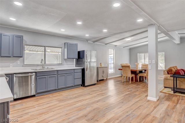 5054 Ridge Drive, Las Vegas, NV 89103