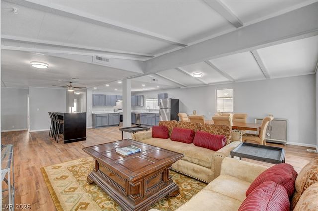 5054 Ridge Drive, Las Vegas, NV 89103