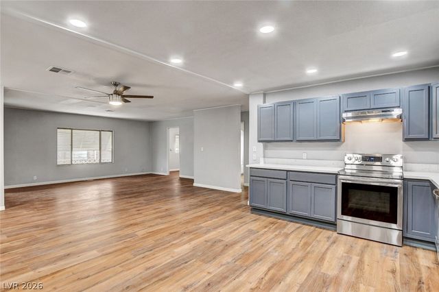 5054 Ridge Drive, Las Vegas, NV 89103