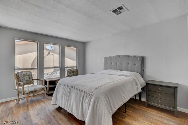 5054 Ridge Drive, Las Vegas, NV 89103