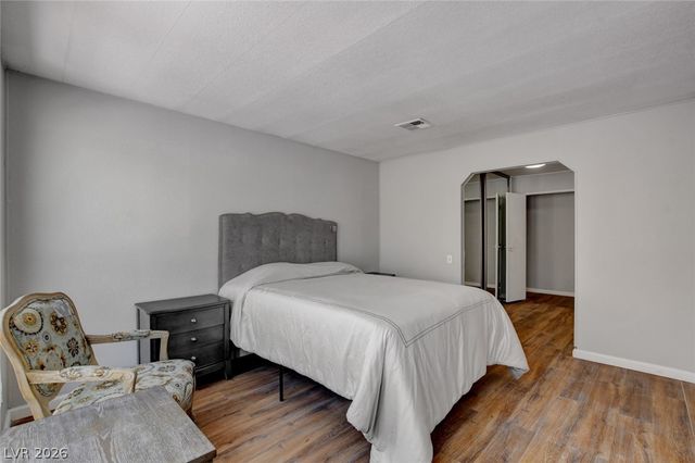 5054 Ridge Drive, Las Vegas, NV 89103