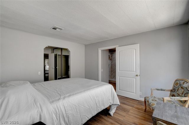 5054 Ridge Drive, Las Vegas, NV 89103
